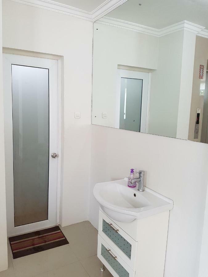Ethan Hotel Kelapa Gading Джакарта Экстерьер фото