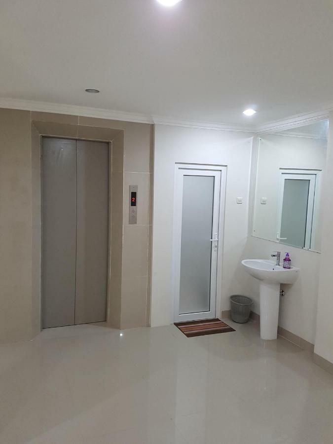 Ethan Hotel Kelapa Gading Джакарта Экстерьер фото